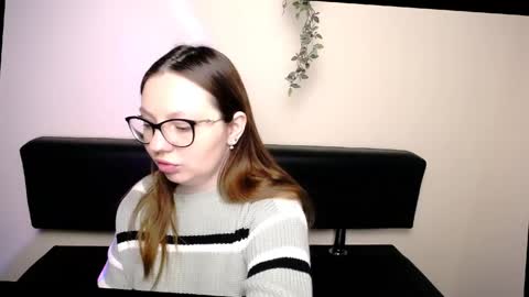 Snapshot of luizaheems_ chatting on April 2026 06:05:02 AM Luiza online show from April 2026 06:05:02 AM