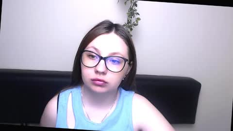 Snapshot of luizaheems_ chatting on April 2026 06:22:02 AM Luiza online show from April 2026 06:22:02 AM