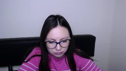 Snapshot of luizaheems_ chatting on May 2026 06:42:01 AM Luiza online show from May 2026 06:42:01 AM