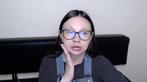 Snapshot of luizaheems_ chatting on May 2026 06:08:01 AM Luiza online show from May 2026 06:08:01 AM
