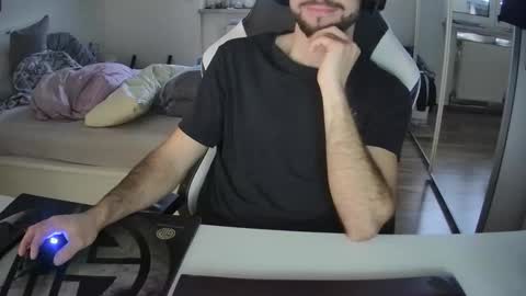 lukasschoetz online show from December 2024 12:34:01 PM