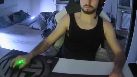 lukasschoetz online show from January 2025 10:44:02 PM