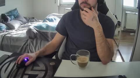 lukasschoetz online show from February 2025 12:52:02 PM