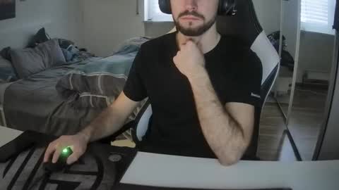 lukasschoetz online show from February 2025 11:54:01 AM