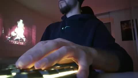 lukasschoetz online show from November 2025 07:35:01 PM