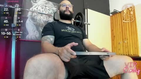 Snapshot of luke__09 chatting on April 2026 11:46:02 AM LUKE online show from April 2026 11:46:02 AM