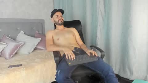 luke diaz7 online show from February 2025 12:09:01 AM