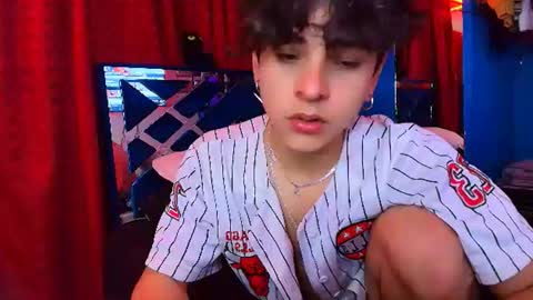 Snapshot of luke_howland chatting on June 2026 02:27:02 AM Luke online show from June 2026 02:27:02 AM