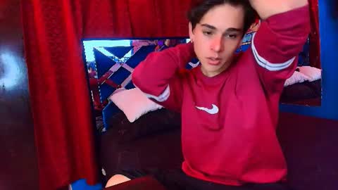 Snapshot of luke_howland chatting on July 2026 01:30:01 AM Luke online show from July 2026 01:30:01 AM
