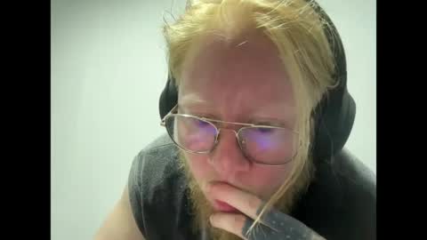 Snapshot of luke_mike chatting on April 2026 06:41:01 AM Lucas online show from April 2026 06:41:01 AM