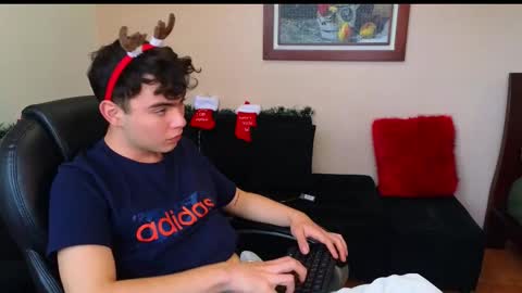 Snapshot of lukeboyce chatting on November 2025 09:13:01 PM lukeboyce online show from November 2025 09:13:01 PM