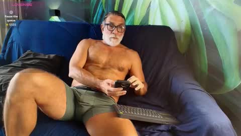 Luke Crews online show from February 2026 06:00:02 PM