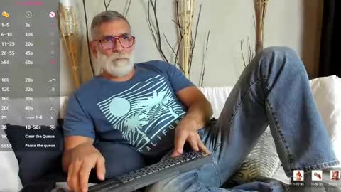 Snapshot of lukecrews chatting on May 2026 05:29:01 PM Luke Crews online show from May 2026 05:29:01 PM