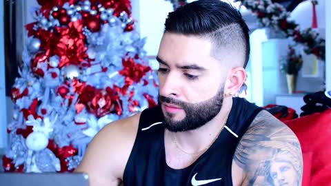 Lukhas f4f online show from December 2024 09:34:01 PM