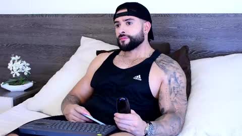 Lukhas f4f online show from September 2025 10:03:02 PM