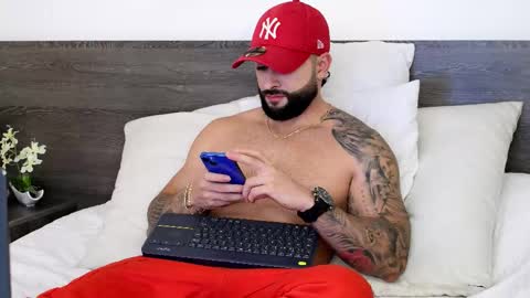 Lukhas f4f online show from October 2025 12:24:01 AM