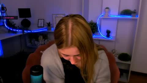 Lily online show from May 2026 09:09:02 PM