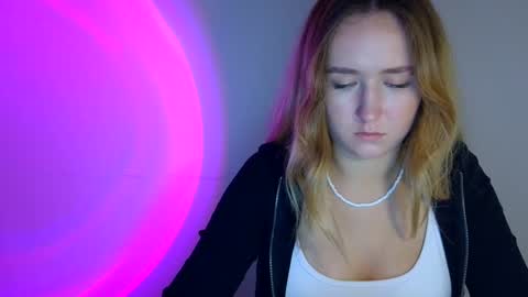 Lulu Baby18 online show from September 2025 07:47:01 PM