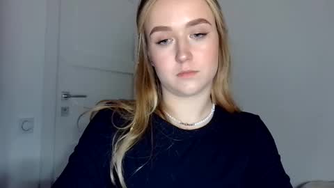 Lulu Baby18 online show from April 2026 08:03:01 PM