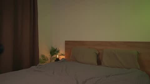 lulu_lovett online show from December 2024 11:22:01 AM