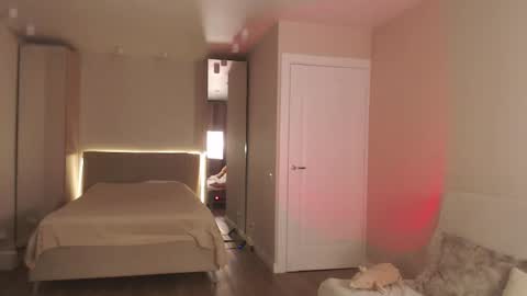 Snapshot of lulu_moons chatting on February 2025 02:53:01 PM Lulu online show from February 2025 02:53:01 PM