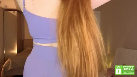 Snapshot of lulu_moons chatting on October 2025 04:59:02 PM Lulu online show from October 2025 04:59:02 PM