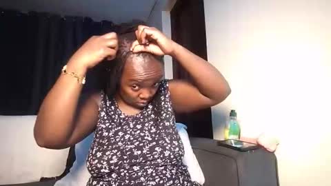 lulu_sparks1 online show from December 2025 03:37:02 AM