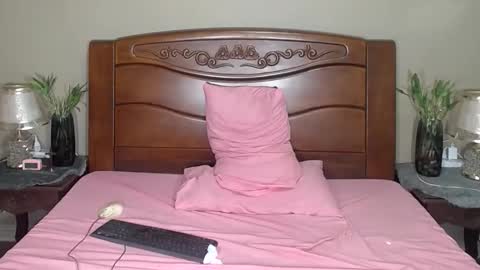 lulu_wild online show from October 2025 12:22:02 PM