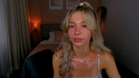 Snapshot of lulualise chatting on June 2026 02:06:02 PM Alise online show from June 2026 02:06:02 PM