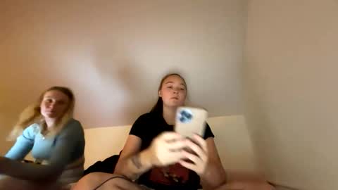 lulubaby03 online show from November 2025 02:54:02 AM