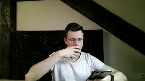 Andrew independent model 2000-0000 CET daily online show from April 2026 06:37:01 PM