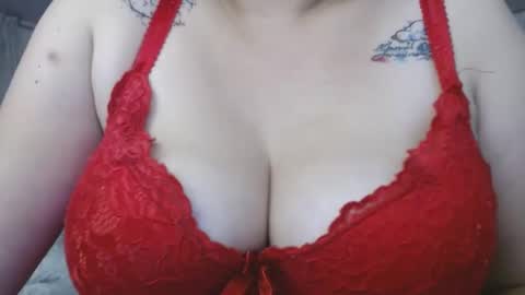 LUMI     online show from January 2025 01:43:01 AM