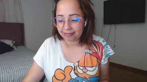 LUMI     online show from February 2025 01:02:01 AM