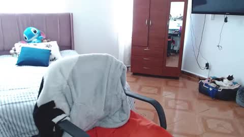 LUMI     online show from February 2025 05:47:02 PM