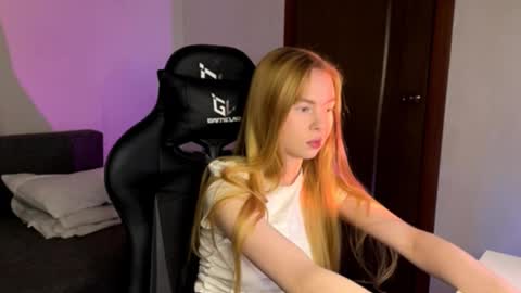 Sia online show from December 2025 05:31:01 PM