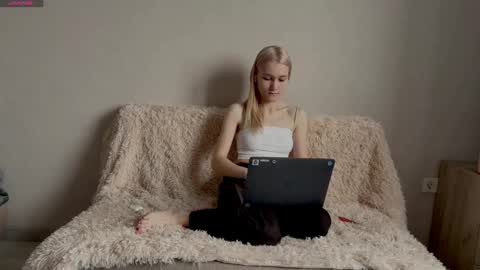 lumpyamsonia online show from November 2025 07:21:02 AM