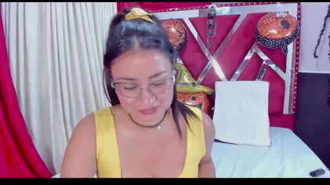 Luna  online show from October 2025 09:26:02 PM