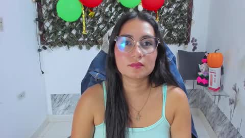 Luna  online show from October 2025 08:57:01 PM