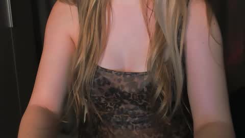 luna1vibe online show from December 2025 10:15:02 PM