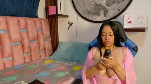 Luna online show from December 2025 10:54:02 AM