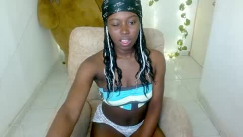Snapshot of luna253951 chatting on May 2026 02:03:01 PM luna253951 online show from May 2026 02:03:01 PM