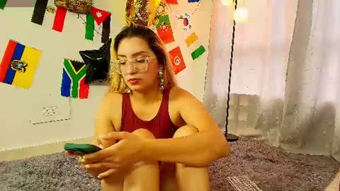 luna__velvet online show from June 2026 12:48:01 PM