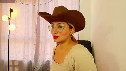 luna__velvet online show from July 2026 12:51:01 PM