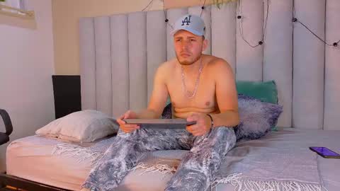 Snapshot of luna_and_jackson_ chatting on May 2026 02:52:01 AM Luna Jackson online show from May 2026 02:52:01 AM