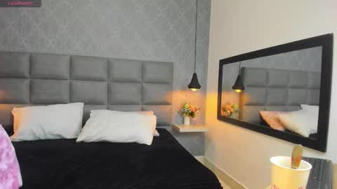 Luna online show from November 2025 10:59:01 AM