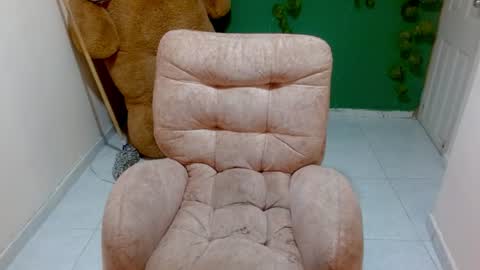luna_bella882689 online show from June 2026 05:06:02 PM