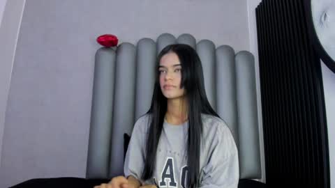 Snapshot of luna_bella_23 chatting on April 2026 03:18:02 AM luna_bella_23 online show from April 2026 03:18:02 AM