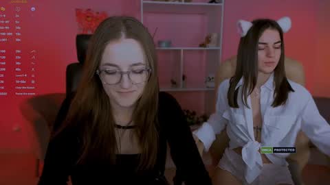 luna_berryy online show from February 2025 08:25:01 PM