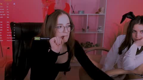 luna_berryy online show from February 2025 02:33:01 AM