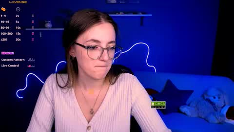 luna_berryy online show from February 2025 11:41:01 PM